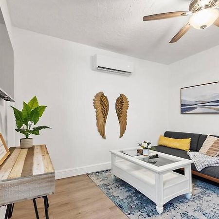 Intimate Casita Mia Minutes Away From Airport, Calle 8, Brickell, Coral Gables, The Beach And More! Miami Luaran gambar