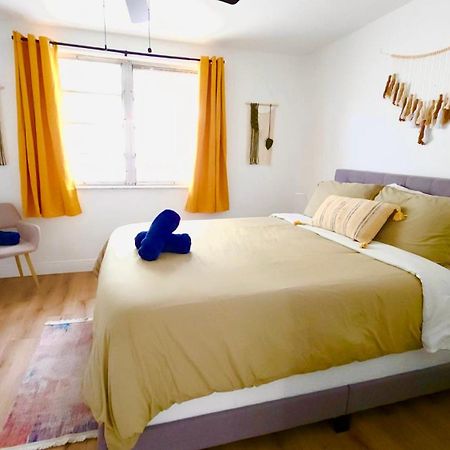 Intimate Casita Mia Minutes Away From Airport, Calle 8, Brickell, Coral Gables, The Beach And More! Miami Luaran gambar