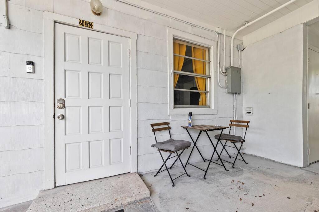 Intimate Casita Mia Minutes Away From Airport, Calle 8, Brickell, Coral Gables, The Beach And More! Miami Luaran gambar