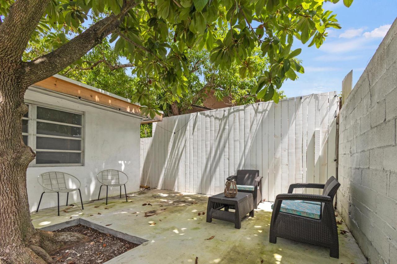 Intimate Casita Mia Minutes Away From Airport, Calle 8, Brickell, Coral Gables, The Beach And More! Miami Luaran gambar